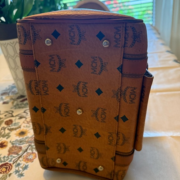 MCM Preowned cognac Leather Bag with Gold embossed hardware. - Picture 3 of 15